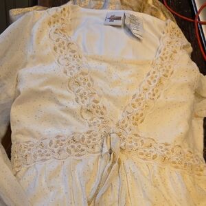 Hannah Montana Cream Long-Sleeve Lace Trim Top